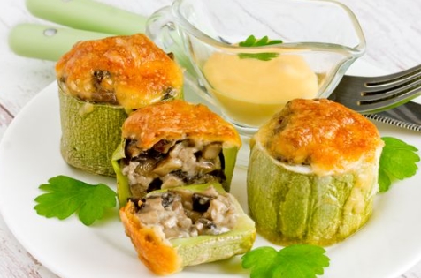 Mushroom Julienne in Zucchini