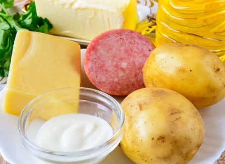 Potatoes Stuffed with Cheese and Sausage step 1