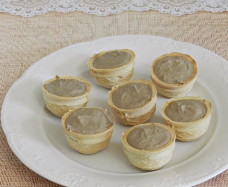 Tartlets with Liver Pate and Pomegranate Jelly step 16