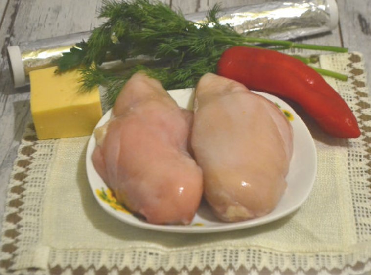 Chicken Roll with Cheese and Pepper (in the Oven) step 1