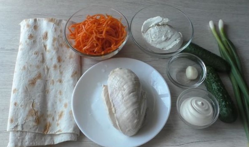Lavash Roll with Chicken, Korean Carrots and Cucumbers step 1