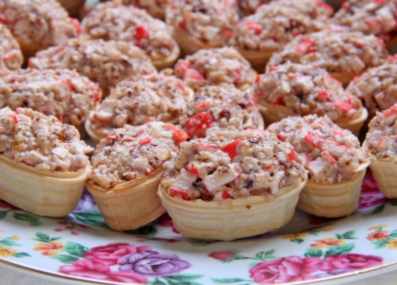 Crab-Nut Snack in Tartlets