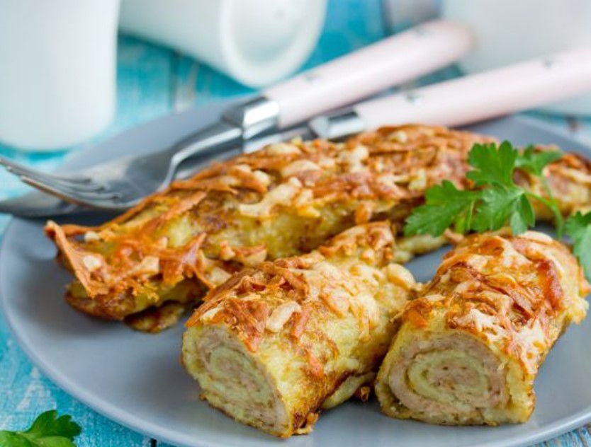 Potato Rolls with Minced Chicken