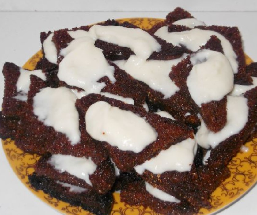 Croutons with garlic sauce