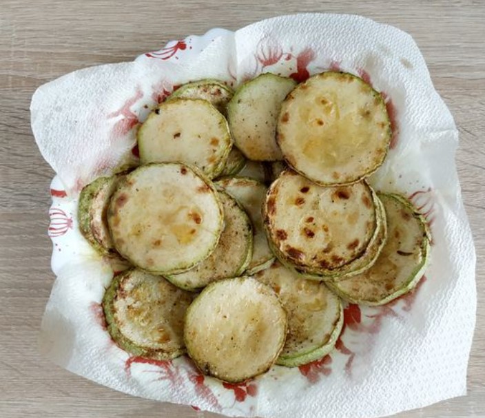 Fried Zucchini Appetizer with Tomatoes and Cheese step 5