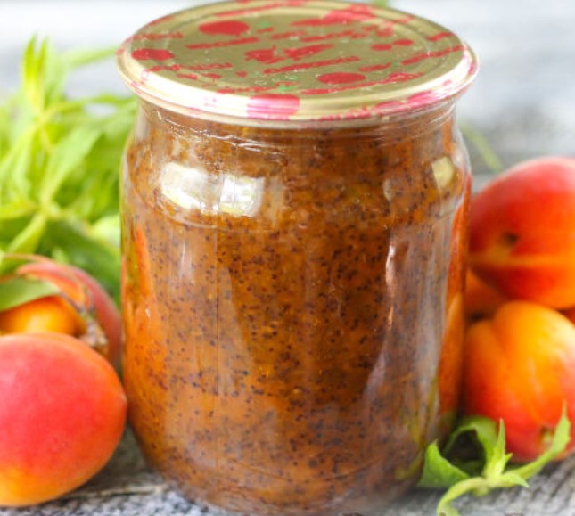 Apricot Jam with Poppy Seeds (for the Winter)
