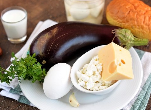 Eggplant Stuffed with Cottage Cheese step 1