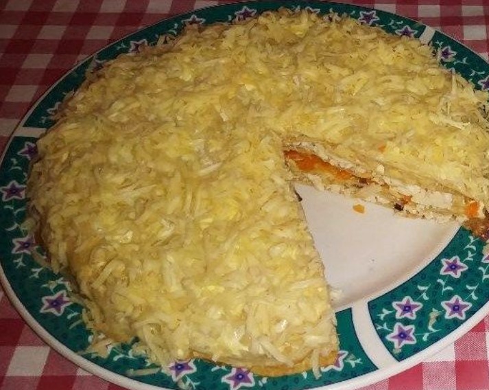 Snack Pancake Cake with Chicken and Mushrooms