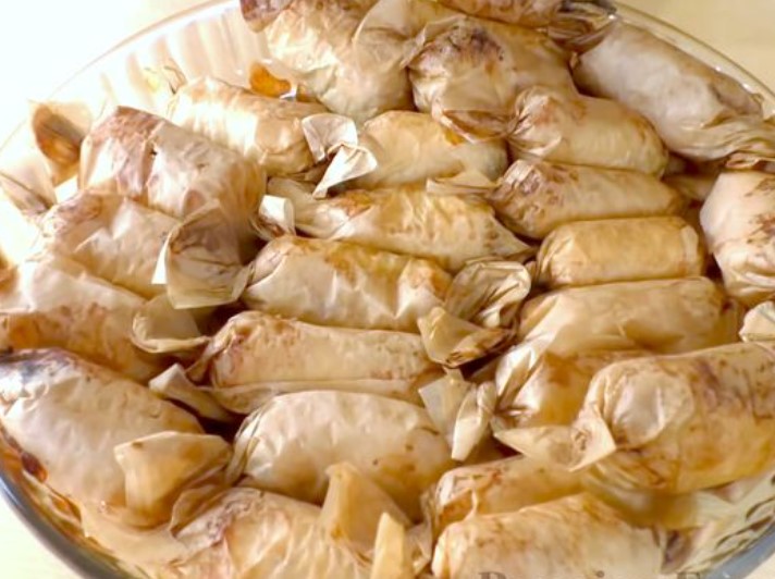 Chicken Candy Rolls with Rice, Raisins and Bell Peppers (in the Oven)