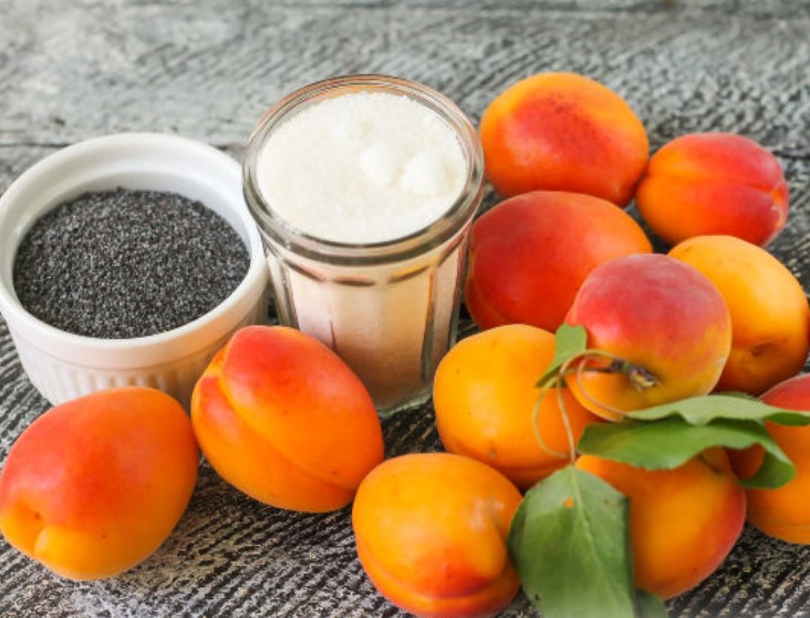 Apricot Jam with Poppy Seeds (for the Winter) step 1