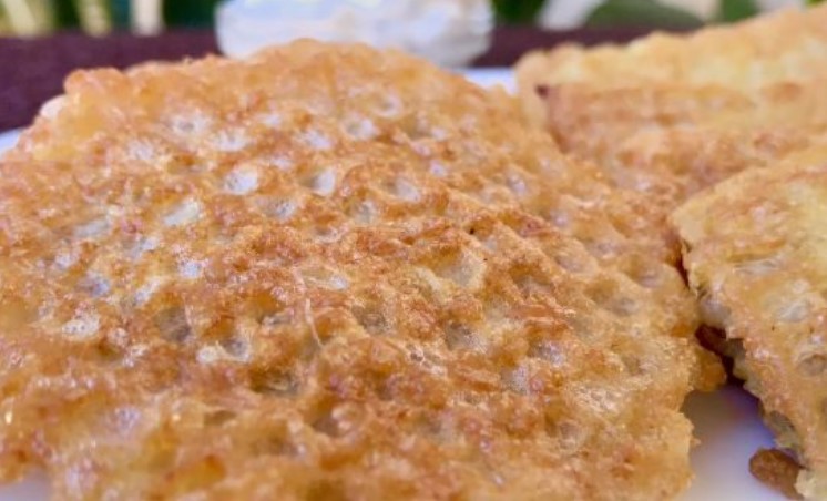 Waffles with Minced Meat (Lazy Whites)