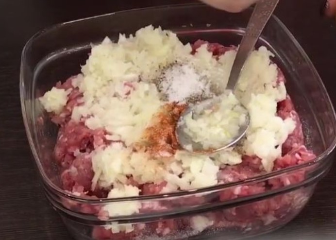 Waffles with Minced Meat (Lazy Whites) step 2