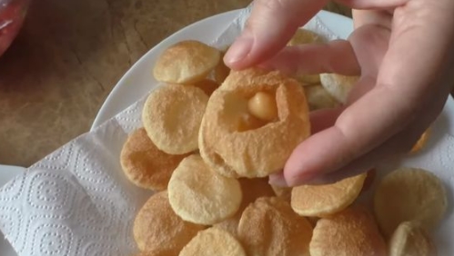 Indian Puri with Chickpea and Tomato Fillings step 10