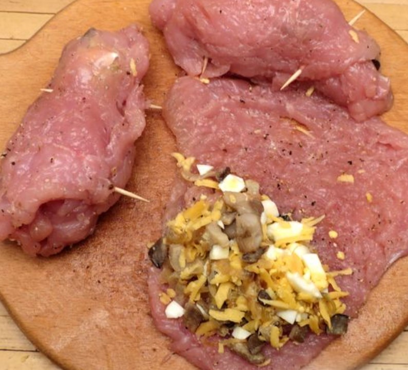 Turkey Rolls with Mushrooms, Eggs and Cheese, Baked in Sour Cream step 11