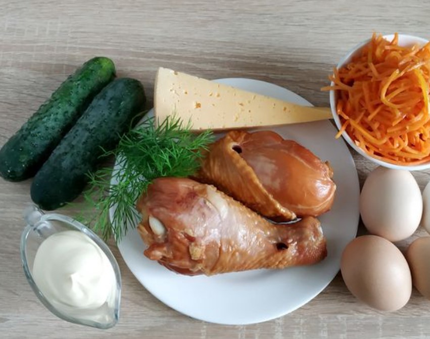 Korean Style Smoked Chicken and Carrot Salad step 1