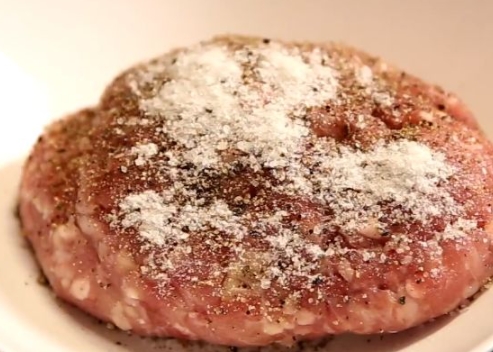 Stuffed Champignons with Minced Meat and Cheese step 2