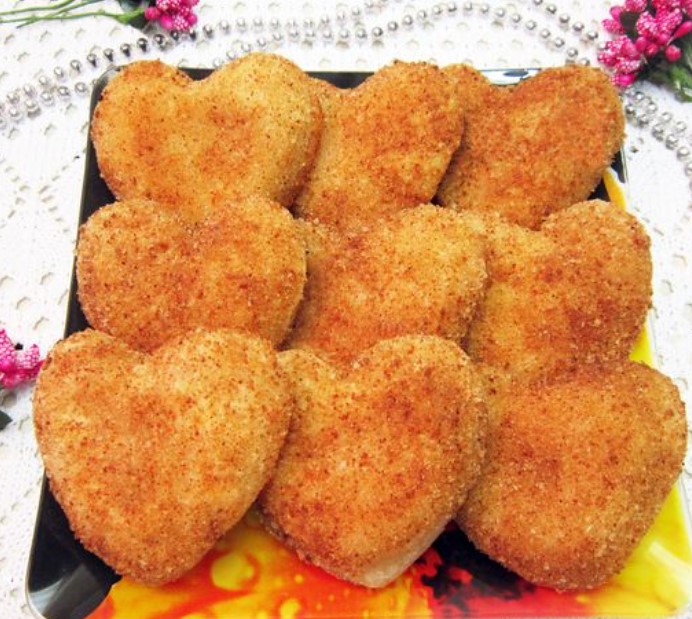 Hearts Appetizer with Sausage, Cheese and Tomatoes