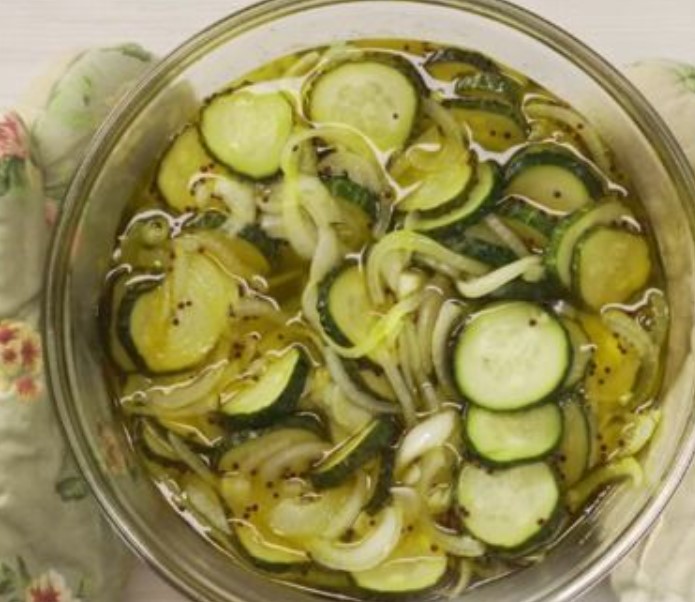 Sweet and Sour Pickled Cucumbers in the Microwave step 4