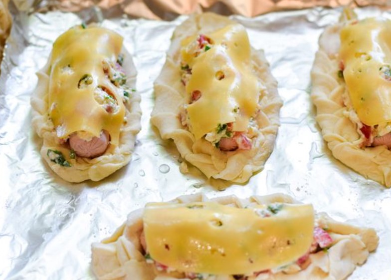 Puff Pastry Braided Hot Dogs with Melted Cheese and Tomatoes step 11