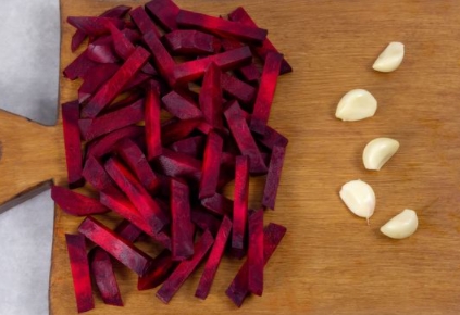 Pickled Cabbage “Pelustka” with Beets and Garlic step 2
