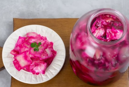 Pickled Cabbage “Pelustka” with Beets and Garlic step 9
