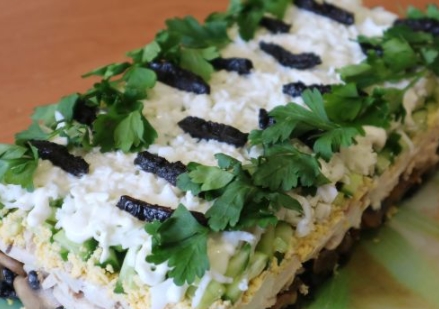 Layered Salad “White Birch” with Chicken and Prunes