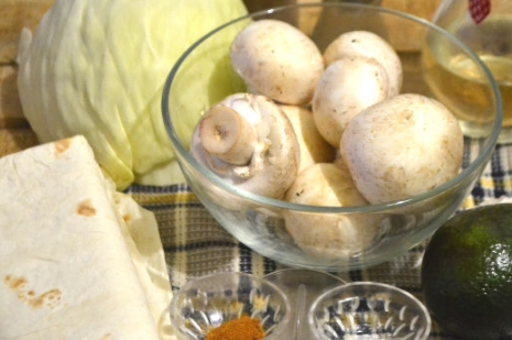 Lavash Roll with Mushrooms and Avocado step 1