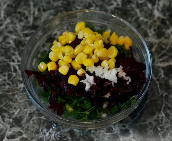 Cold Beetroot with Corn and Cucumber step 7