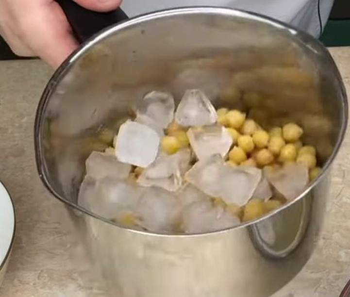 Hummus in Jewish step 3