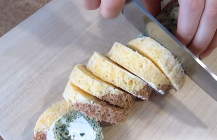 Festive Roll with Curd Cheese step 14