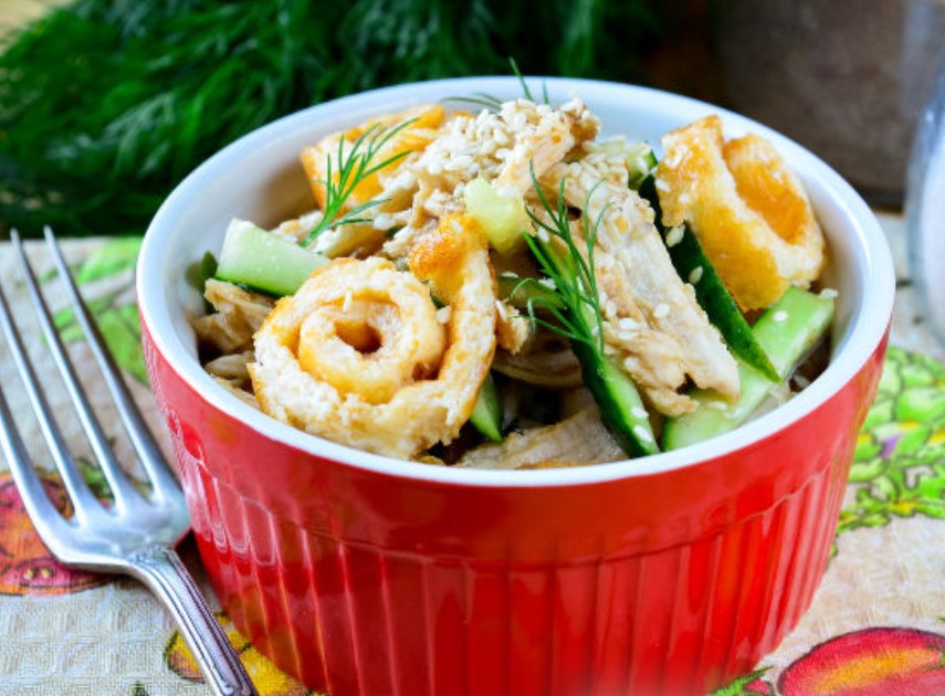 Chicken Salad with Cheese Pancakes
