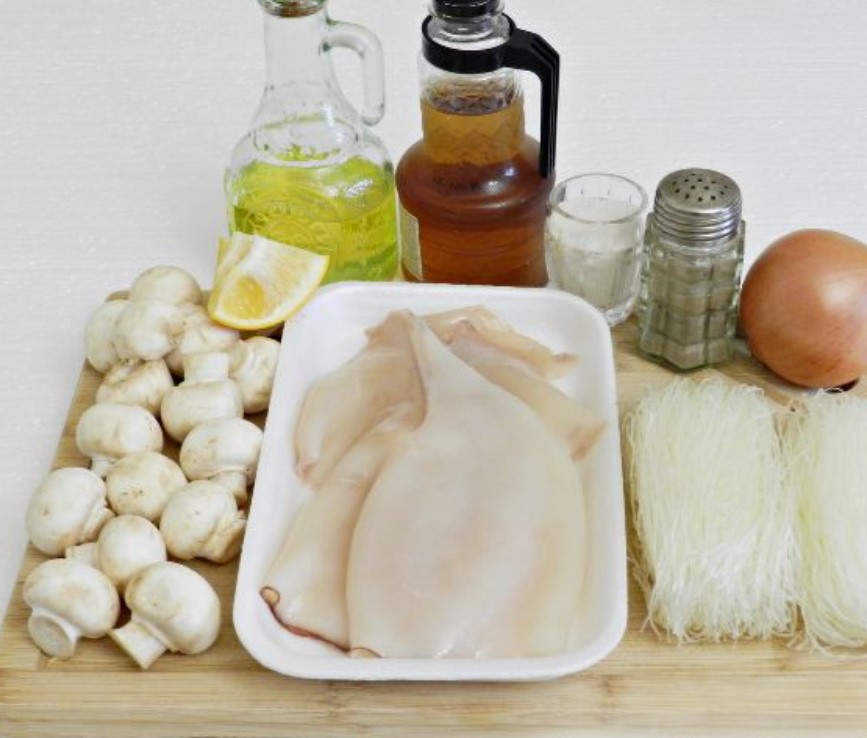 Salad with Squid, Mushrooms and Funchose step 1