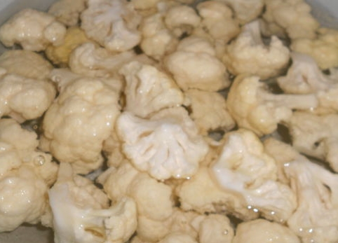 Fried Cauliflower with Breadcrumbs and Cheese step 2