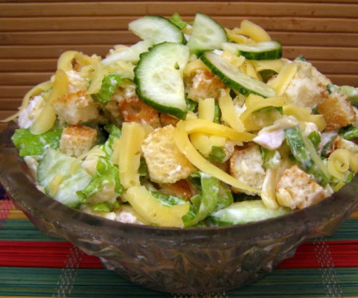 Chicken with Croutons Salad