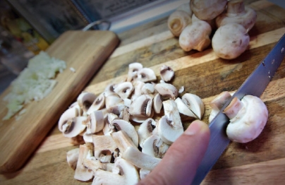 Hot Sandwiches with Mushrooms and Cheese step 1