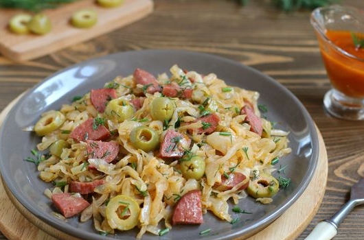 Cabbage Solyanka with Smoked Sausage and Olives
