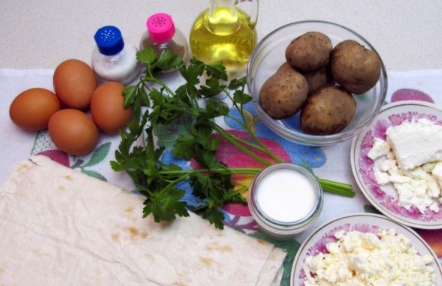 Lavash Pie with Potatoes, Cottage Cheese and Cheese (in a Pan) step 1