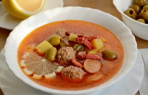Solyanka with Meatballs