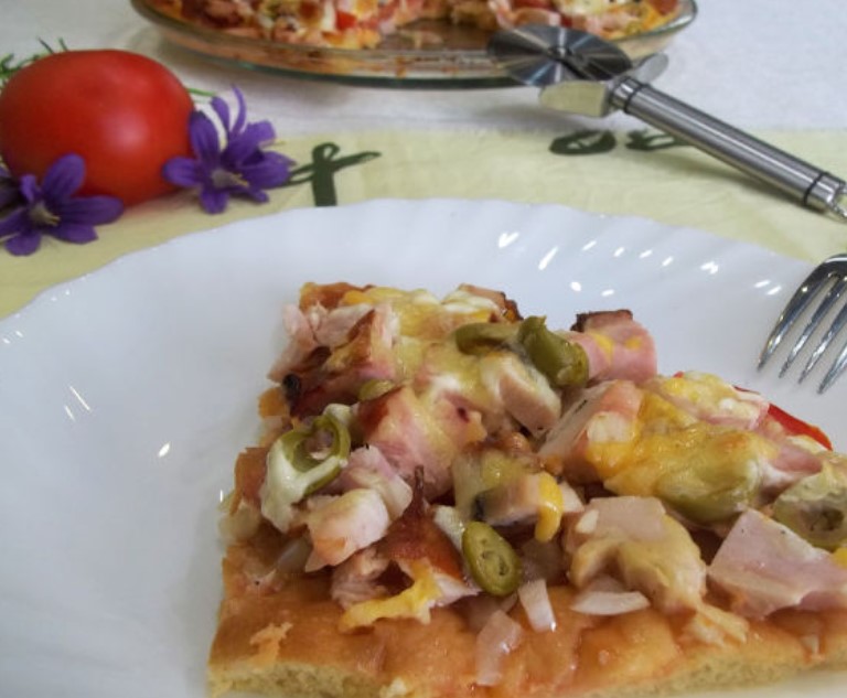 Home-Style Pizza with Ham, Tomatoes, Olives