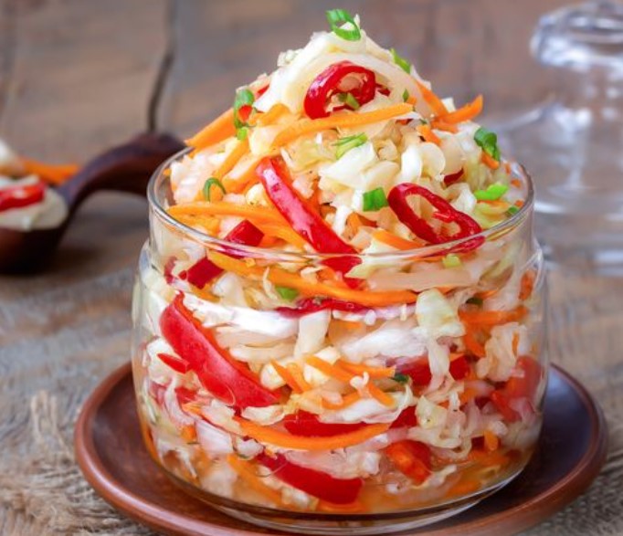 Spicy Pickled Cabbage with Vegetables and Lime