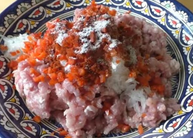 Lula Kebab with Sweet Pepper (in the Oven) step 1