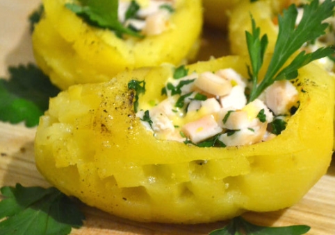 Hot Potato Appetizer with Ham and Cheese
