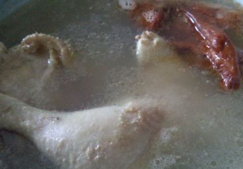 Assorted Meat Solyanka, Chicken Broth step 1