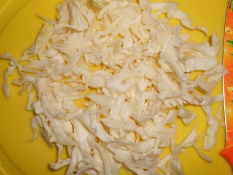 Fresh Cabbage Solyanka with Rice and Sausages step 1