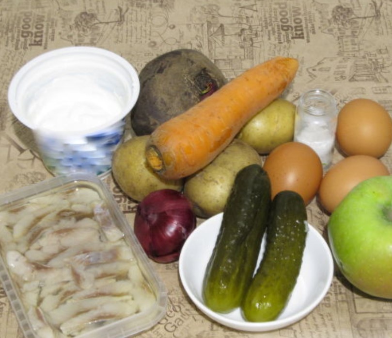 Boil beets , potatoes, eggs and carrots until tender