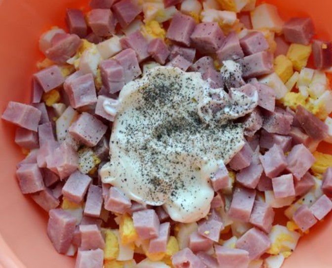 Pancakes with Milk, Stuffed with Boiled Eggs and Ham step 11