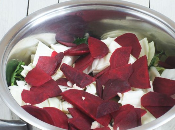 Pickled Cabbage with Beets and Celery step 7