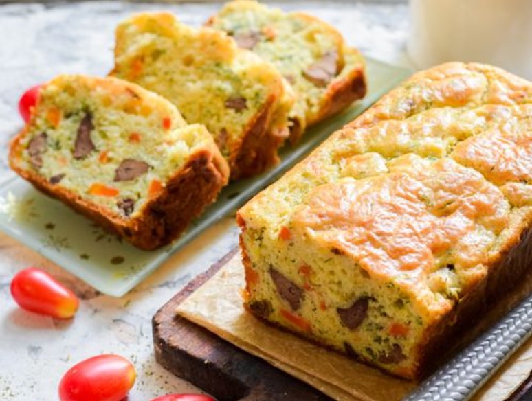 Snack Cake with Chicken Liver, Carrots and Cheese