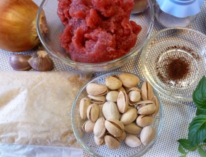 Lamb Kebab with Bulgur and Pistachios step 1