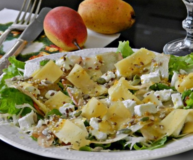 Dolce Salad with Pear, Celery and Cheese